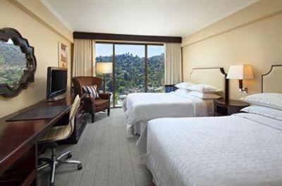 фото отеля Sheraton Universal Hotel