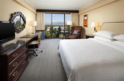 фото отеля Sheraton Universal Hotel