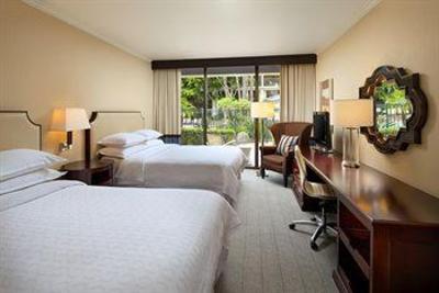 фото отеля Sheraton Universal Hotel
