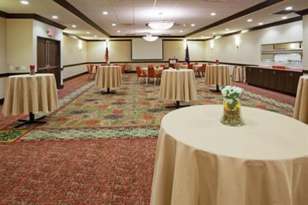 фото отеля Crowne Plaza Anchorage-Midtown