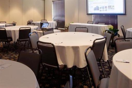 фото отеля Holiday Inn Express Hotel & Suites Brookhaven