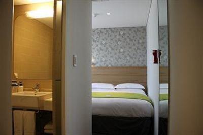 фото отеля Nine Tree Hotel