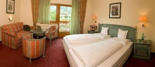 фото отеля Landhotel Reschenhof Mils