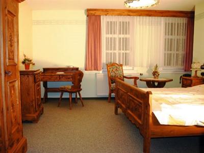 фото отеля Burg Edelhof Hotel Ilmtal