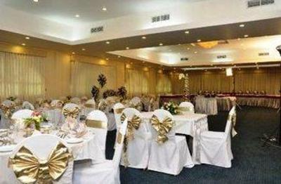 фото отеля Kandyan Reach Hotel Kurunegala