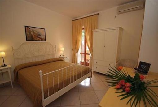 фото отеля Hotel Anna Fetovaia