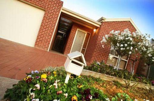 фото отеля Emaroo Riverside Townhouse Mildura