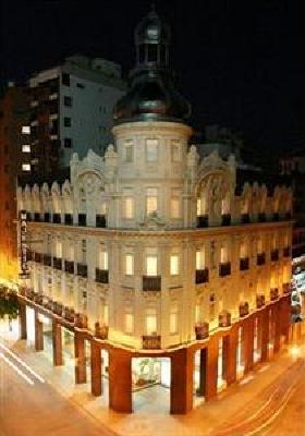 фото отеля Majestic Hotel & Suites