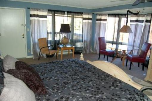фото отеля Cliff Dwellers Inn