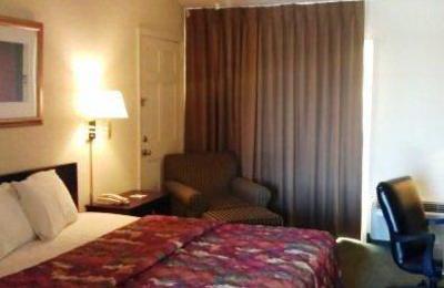 фото отеля Lake St. Louis-Days Inn