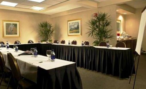 фото отеля Holiday Inn Airport West Saint Louis Earth City