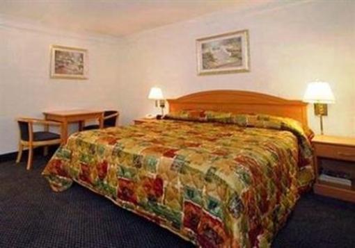 фото отеля Summerfield Inn