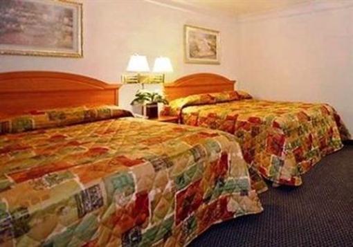 фото отеля Summerfield Inn