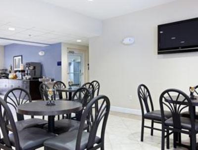 фото отеля Microtel Inn and Suites Brooksville