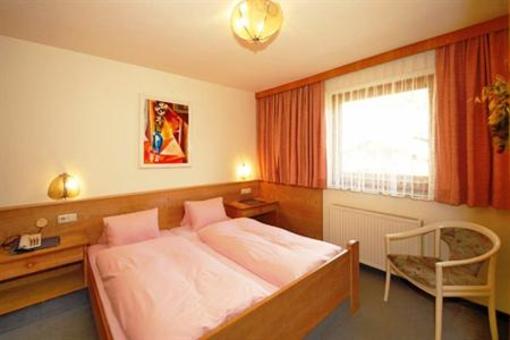 фото отеля Aparthotel Neue Post Filzmoos