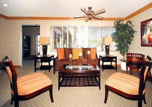 фото отеля Comfort Suites Otay Mesa
