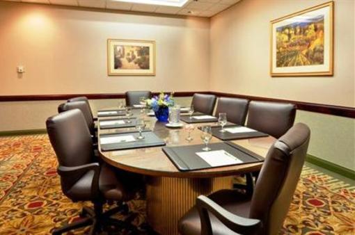 фото отеля Holiday Inn Bridgeport