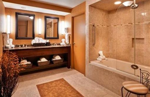 фото отеля Holiday Inn Bridgeport