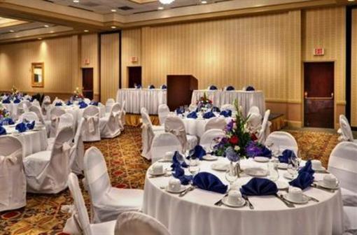 фото отеля Holiday Inn Bridgeport