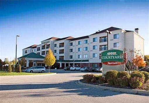 фото отеля Courtyard by Marriott Milwaukee North Brown Deer