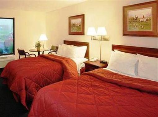 фото отеля Days Inn Charlottesville University Area