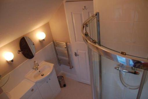 фото отеля Cleave Court Guest House