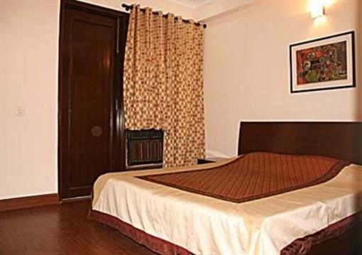 фото отеля Woodpecker Apartments and Suites Pvt.Ltd Green Park