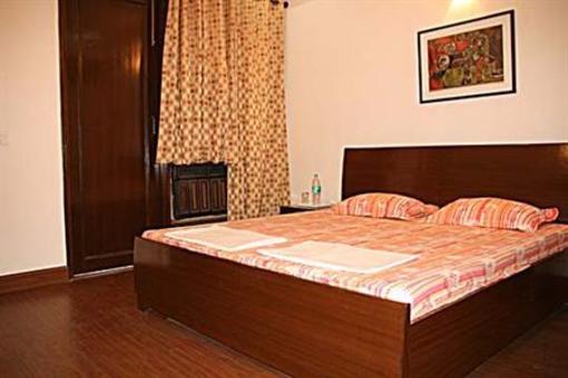 фото отеля Woodpecker Apartments and Suites Pvt.Ltd Green Park