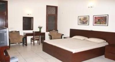 фото отеля Woodpecker Apartments and Suites Pvt.Ltd Green Park