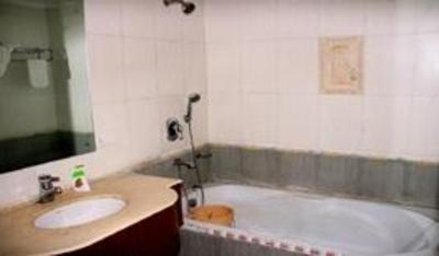 фото отеля Woodpecker Apartments and Suites Pvt.Ltd Green Park