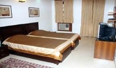 фото отеля Woodpecker Apartments and Suites Pvt.Ltd Green Park