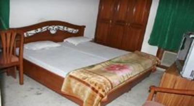 фото отеля Woodpecker Apartments and Suites Pvt.Ltd Green Park