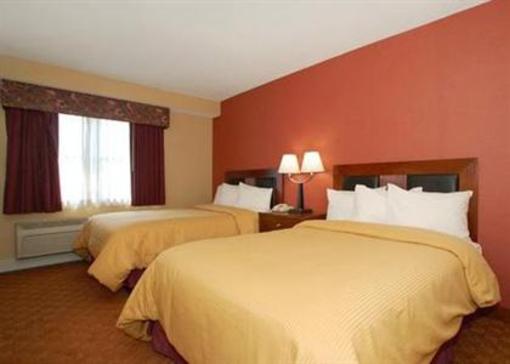 фото отеля Clarion Hotel La Guardia Airport