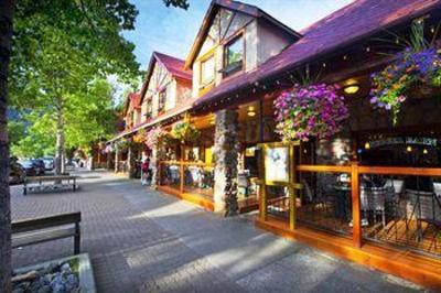фото отеля Bayshore Inn Waterton Park