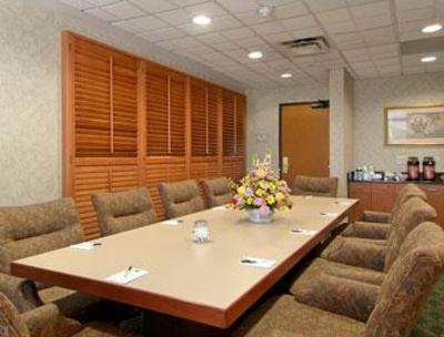 фото отеля Wingate by Wyndham Aberdeen / Belcamp