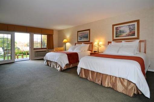 фото отеля BEST WESTERN Lakeside Lodge and Suites