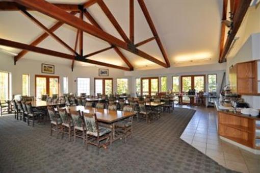 фото отеля BEST WESTERN Lakeside Lodge and Suites