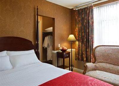 фото отеля Seven Gables Inn Saint Louis Clayton (Missouri)