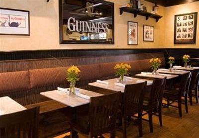 фото отеля Seven Gables Inn Saint Louis Clayton (Missouri)