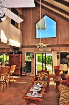 фото отеля Sunset Point Oceanfront Villa
