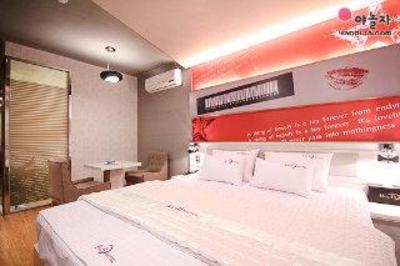 фото отеля B & B Motel