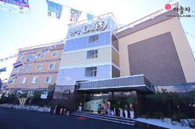 фото отеля B & B Motel