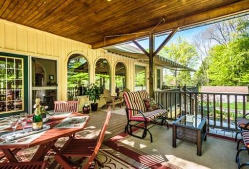 фото отеля Little Lake Inn B&B