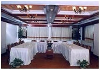 фото отеля Hotel Poonja International
