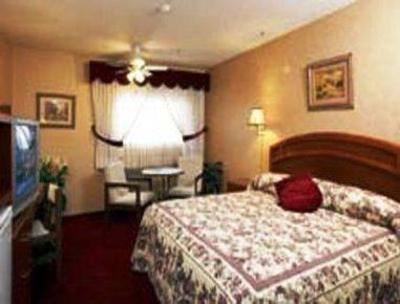 фото отеля ThriftLodge Claresholm