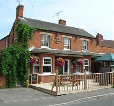 фото отеля The Emmbrook Inn