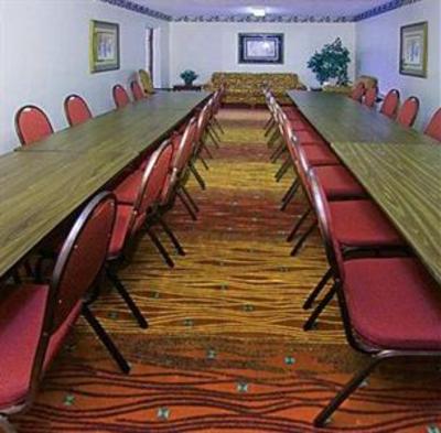 фото отеля Northeast College Inn Booneville