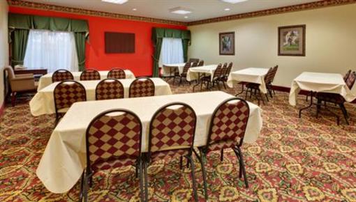 фото отеля Country Inn & Suites Loudon