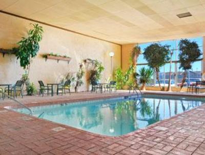 фото отеля Days Inn and Suites Hotel and Convention Center