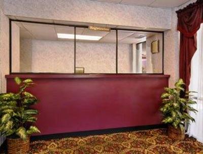фото отеля Ramada Limited College Park